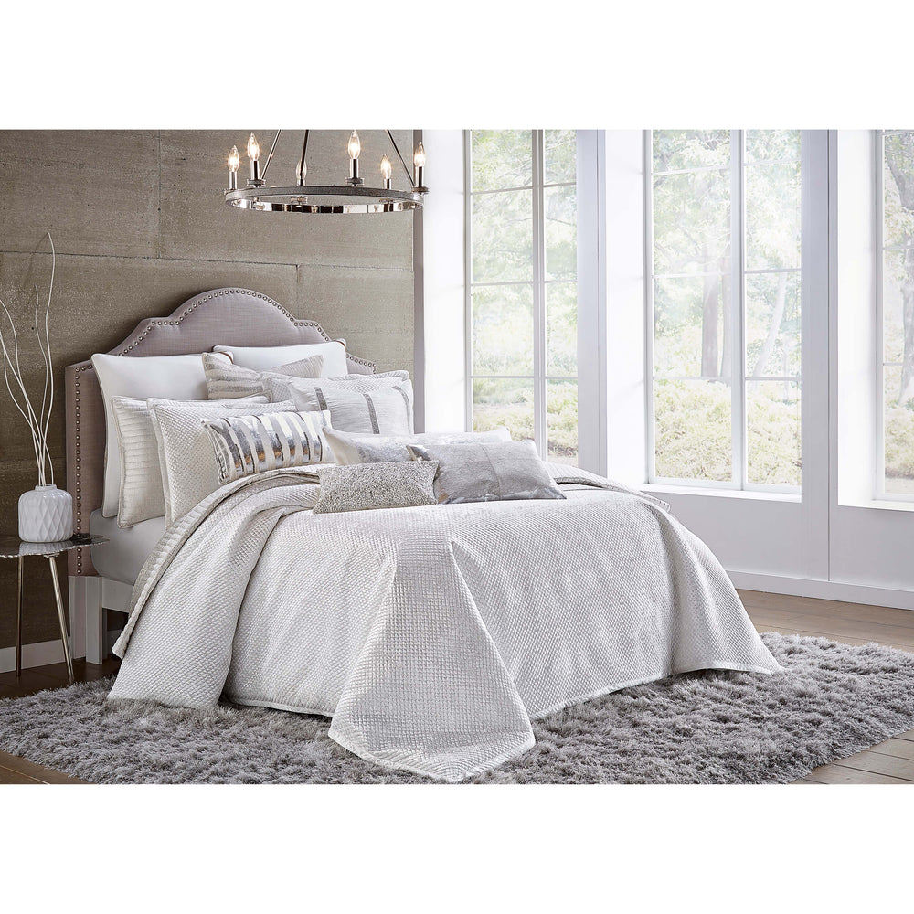 Aviya Quilt Set by Cloud9 Design