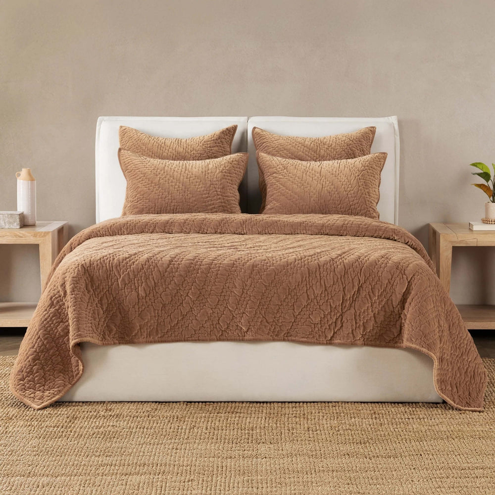 Elms Velvet Quilt, Hazel