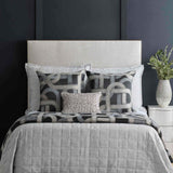 Interchange Sham, Black