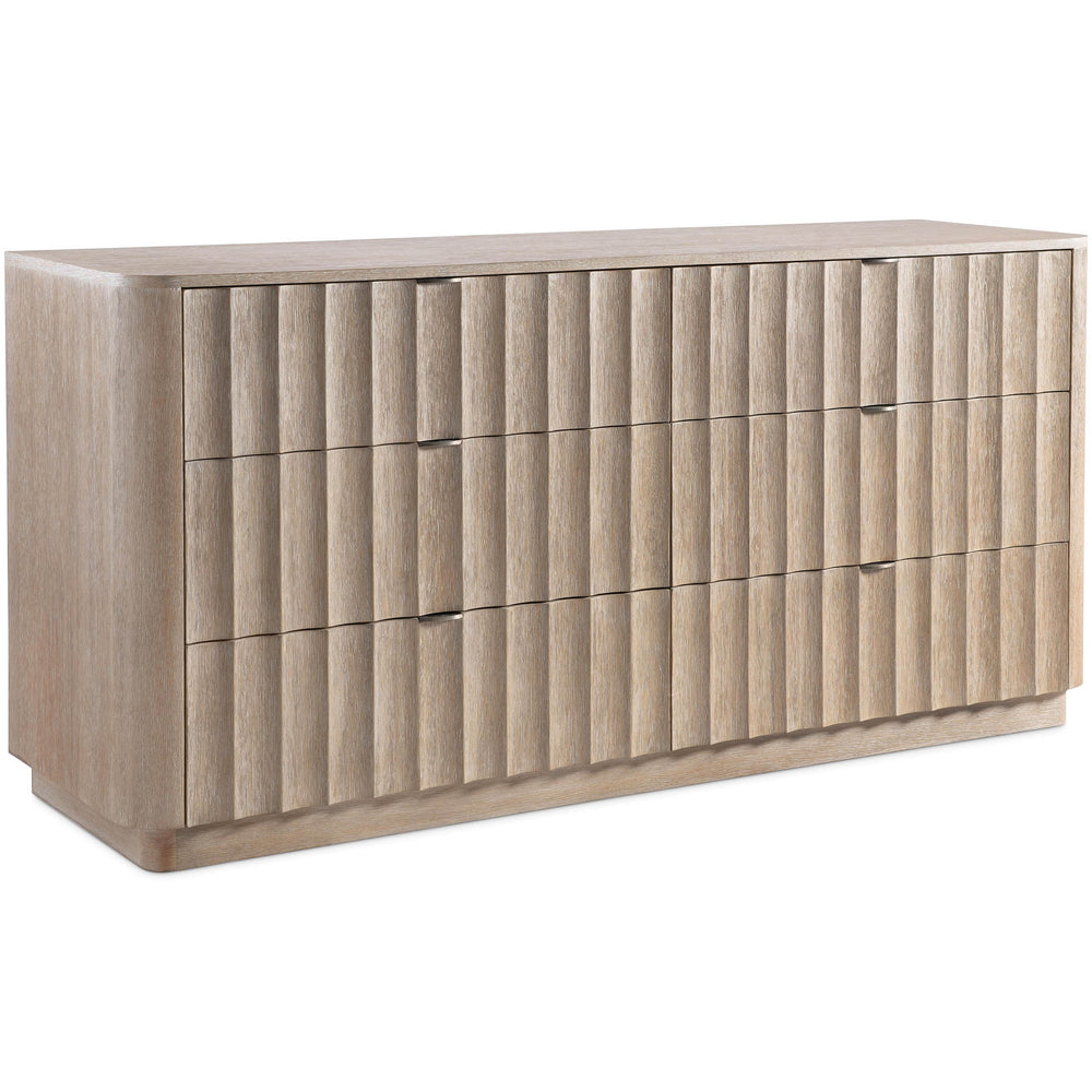 Loggia Dresser, Aria
